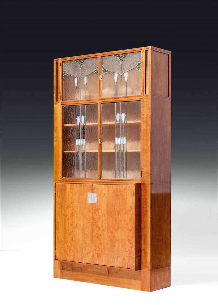 Cabinet for Lace